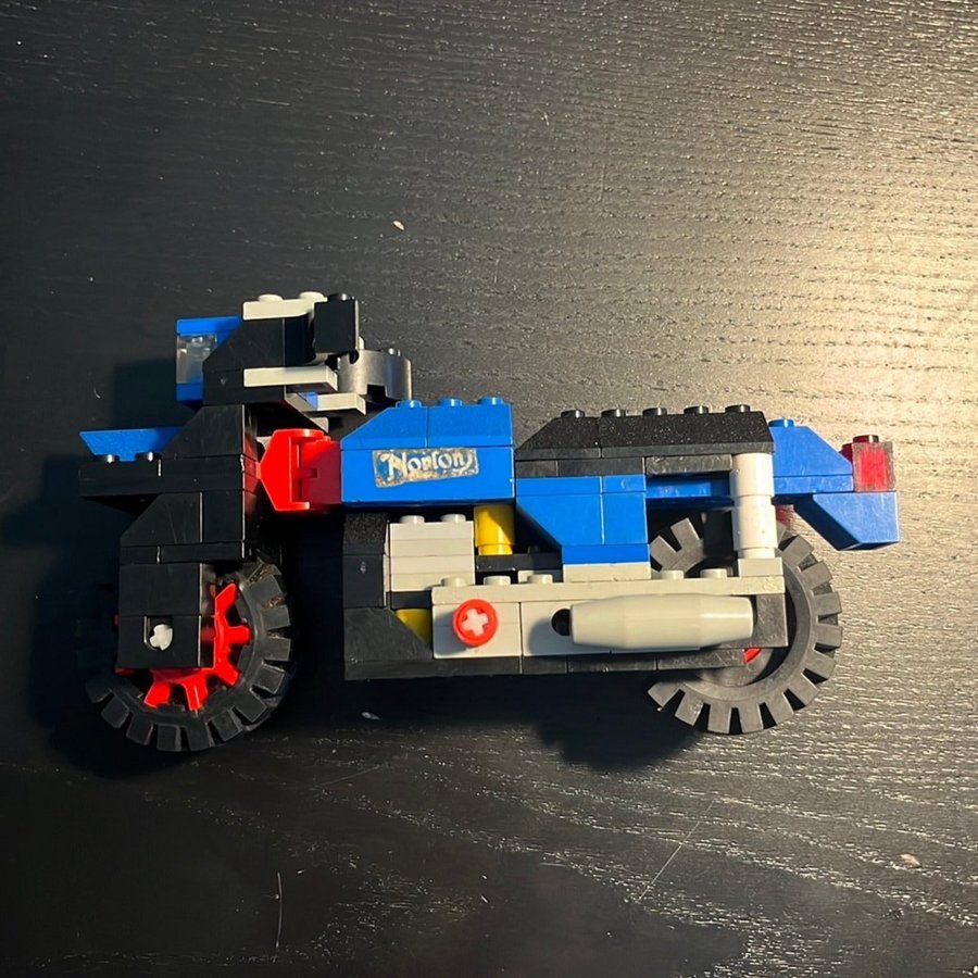 Vintage LEGO Norton Motorcycle från 1976 - Komplett utom klistermärken