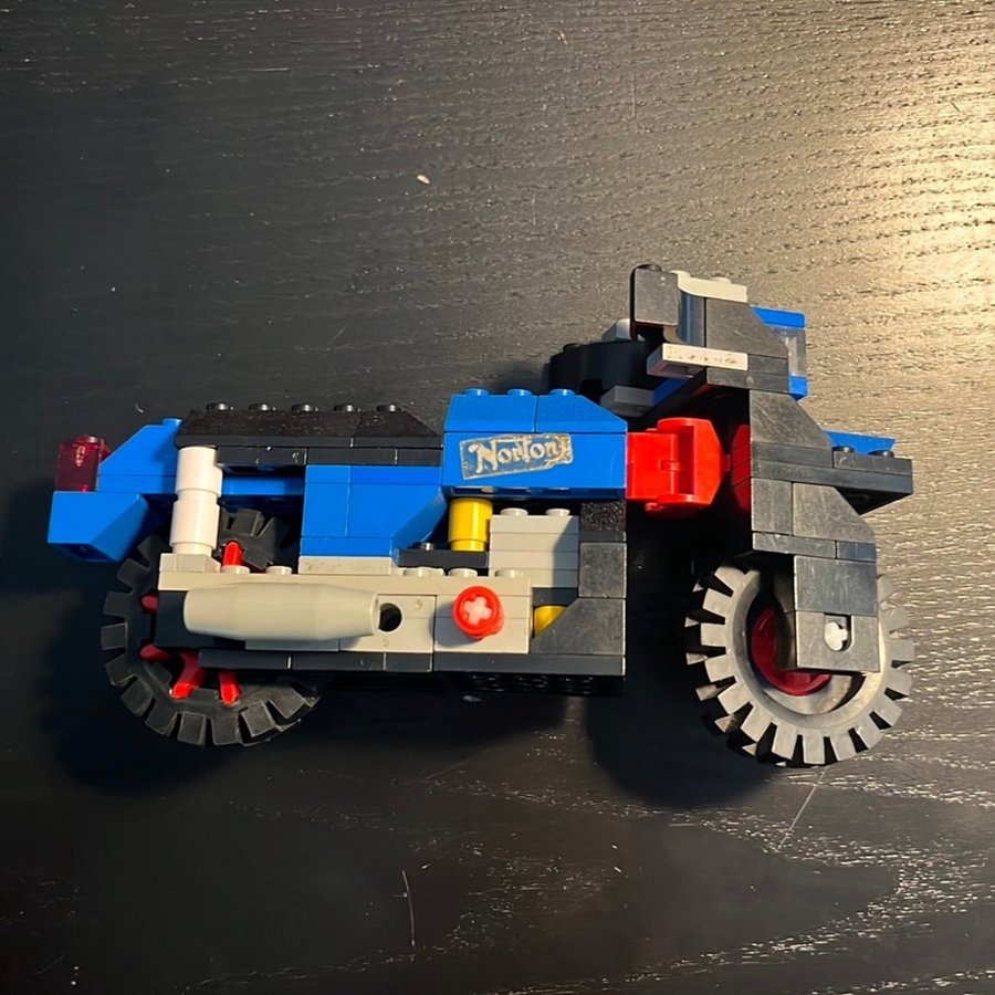 Vintage LEGO Norton Motorcycle från 1976 - Komplett utom klistermärken