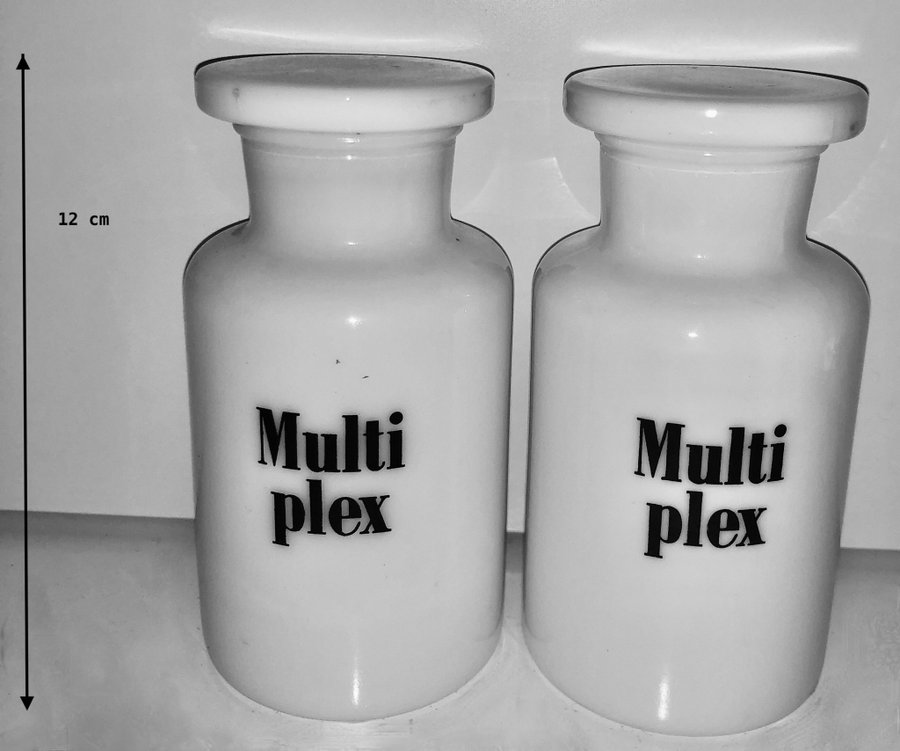 6 medicin burkar i plåt  2 gamla Multiplex burkar i vitt glas