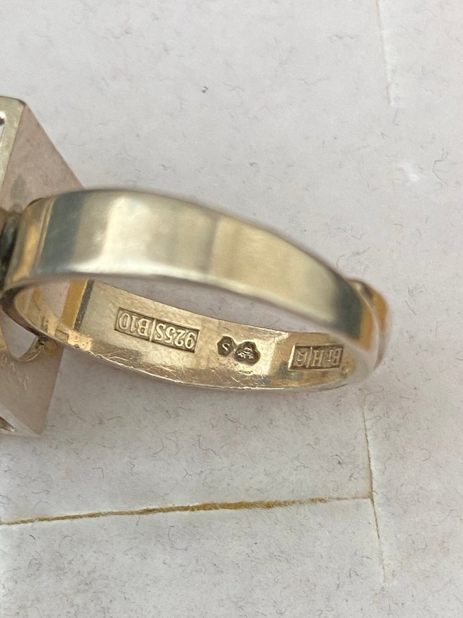 Svensk design silver ring med bergkristall Sten