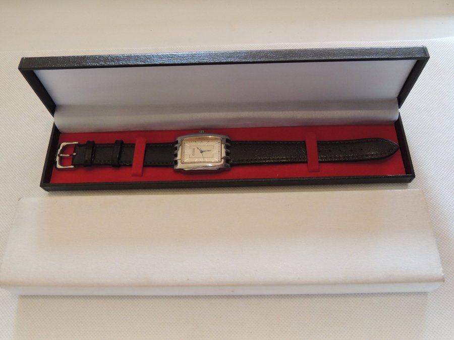 Quarts armbandsur Guess