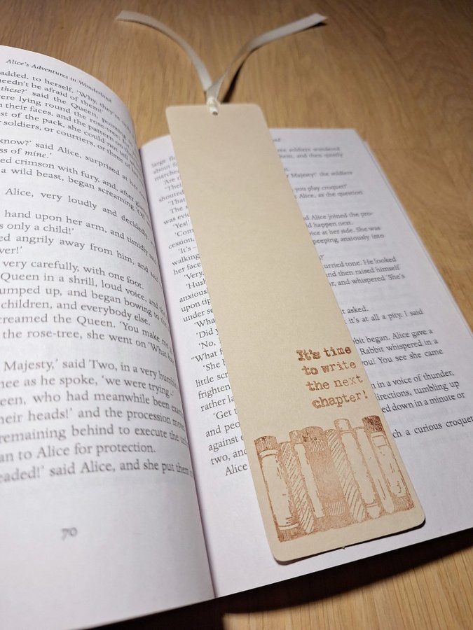 Ett bokmärke / a bookish bookmark handmade by me