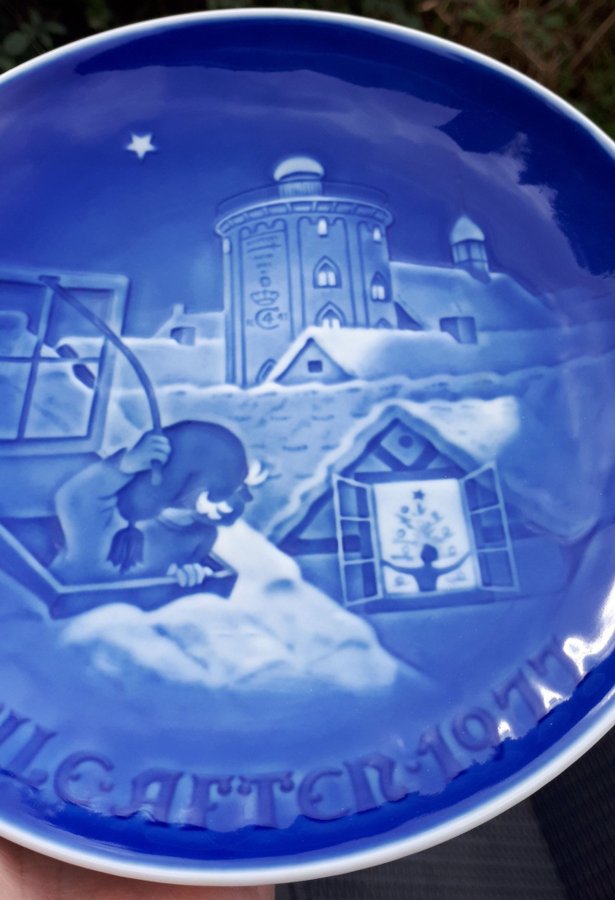 1977 Bing  Grøndahl Like-New Christmas Plate Buy up to 6 = pay shipping for 1!