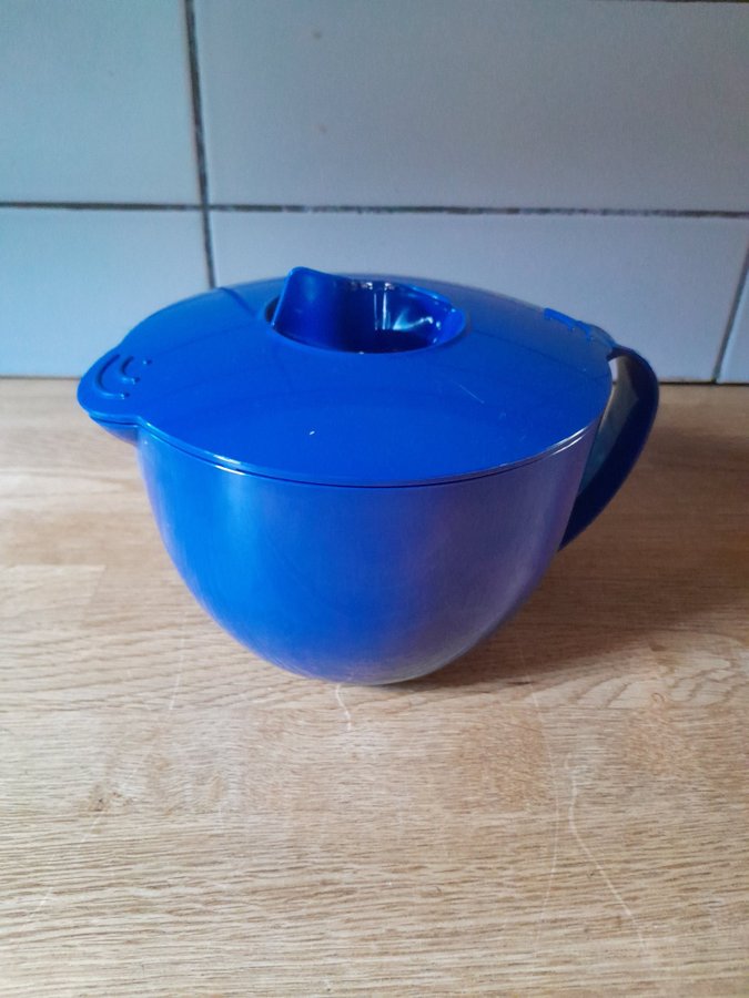 Microplus Bunke med lock från TUPPERWARE kanna för Micro 1 liter