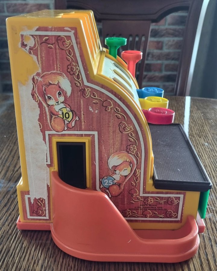 FISHER PRICE RETRO KASSA APPARAT MED 4 MYNT