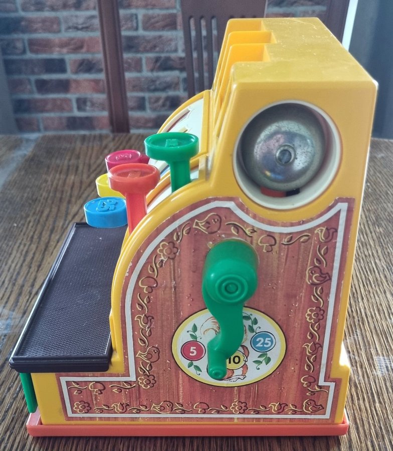 FISHER PRICE RETRO KASSA APPARAT MED 4 MYNT