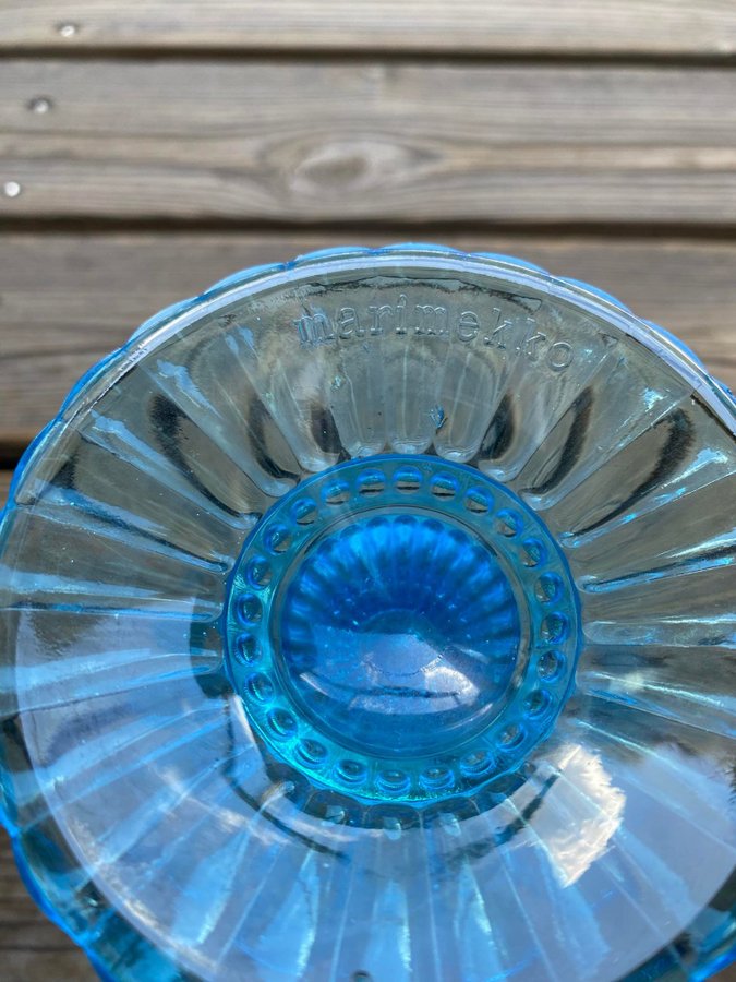 Iittala blå skål på fot glas Mariskooli Marimekko Design Iitala Iitalla Ittala