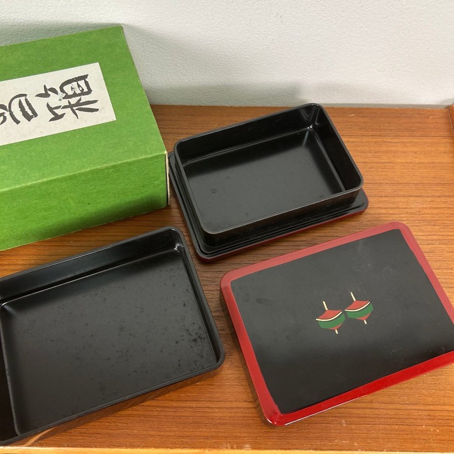 Vintage 60s Japanese acrylic bento box