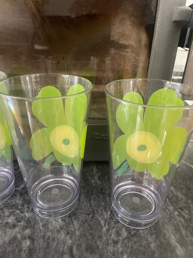 4 glas i plast Zak Designs Marimekko grön blomma