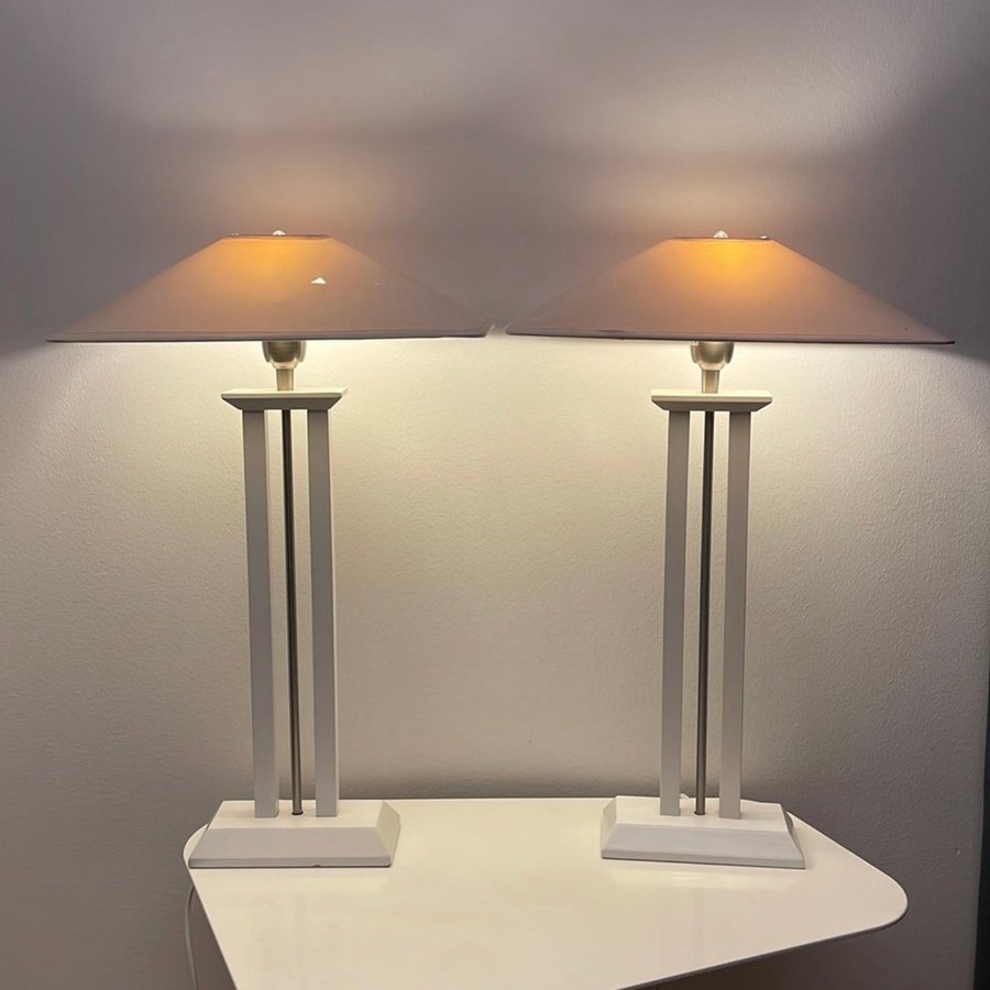 Vintage Vit Bordslampa 2st LampGustaf med 2x Lampskärm