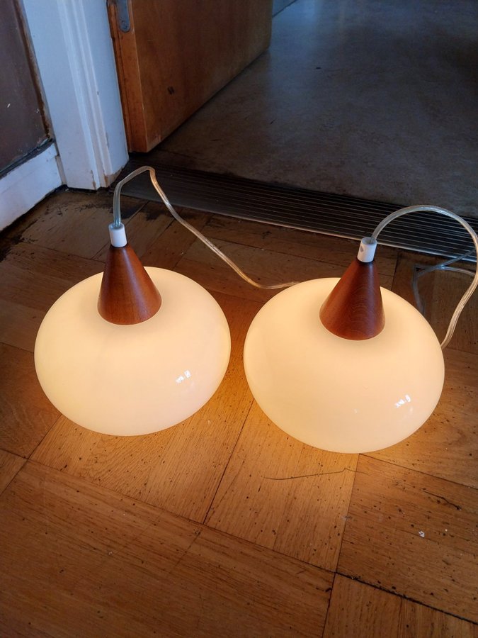 2st tak/fönsterlampa glas och teak retro 60tal