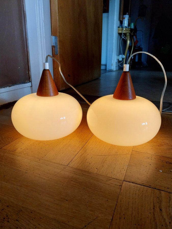 2st tak/fönsterlampa glas och teak retro 60tal