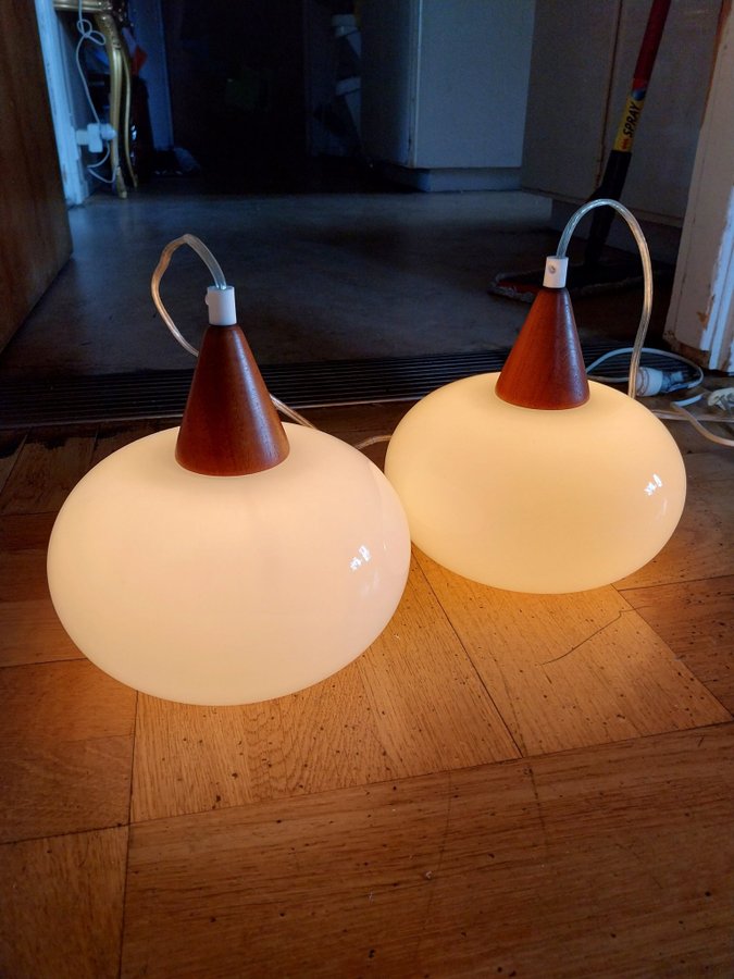 2st tak/fönsterlampa glas och teak retro 60tal