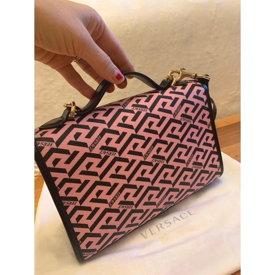 Versace axel väska i rosa/svart/lila läder