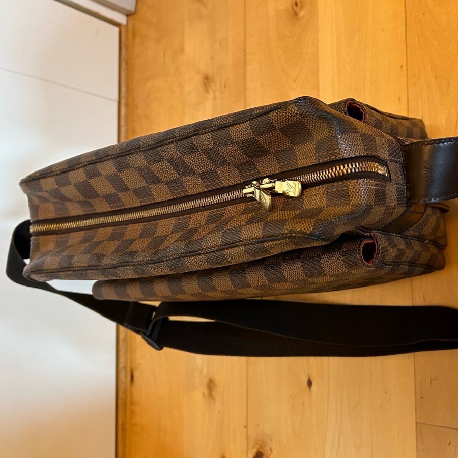 Louis Vuitton Naviglio shoulder bag in brown Damier canvas and leather