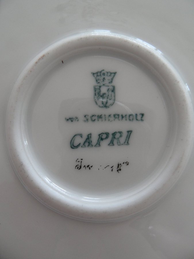 von Schierholz Capri skål / fat med keruber och gulddekor D 29 cm ca 1920/30-tal