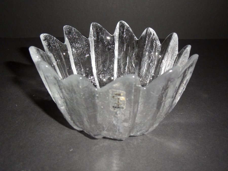Skruf Sweden kristall skål med vågig kant 12 cm