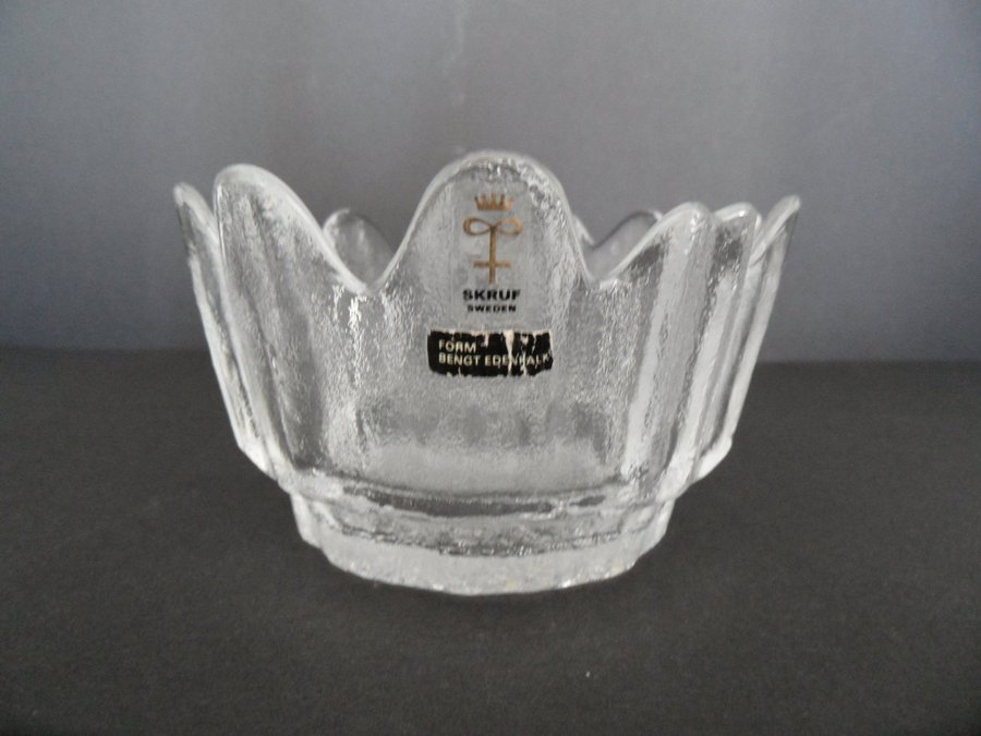 Skruf Sweden kristall skål med vågig kant 11 cm design Bengt Edenfalk