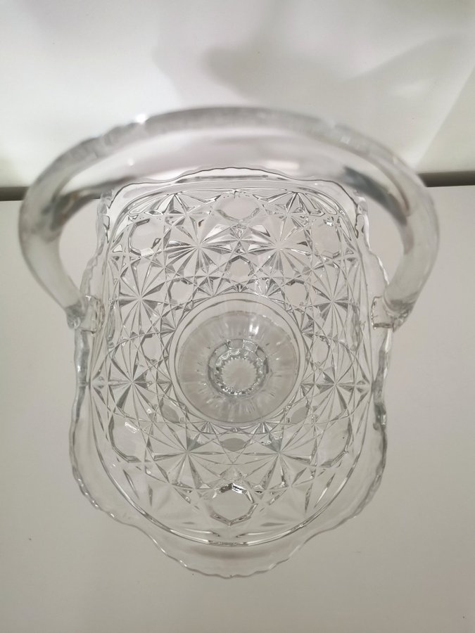 Antique clear glass basket~Antik glasskål~