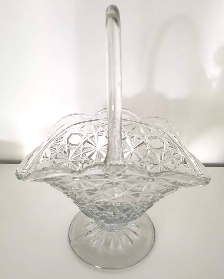 Antique clear glass basket~Antik glasskål~