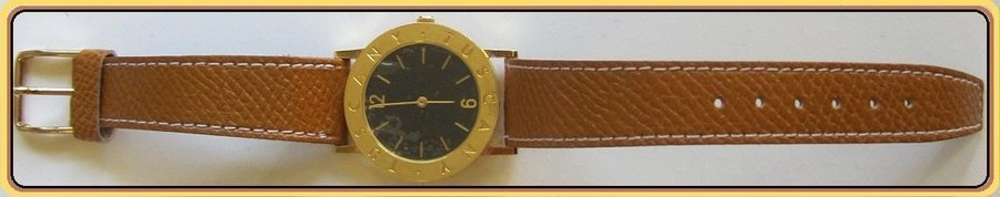 VINTAGE "TUSCANYS" LADY WRIST WATCH in mint condition