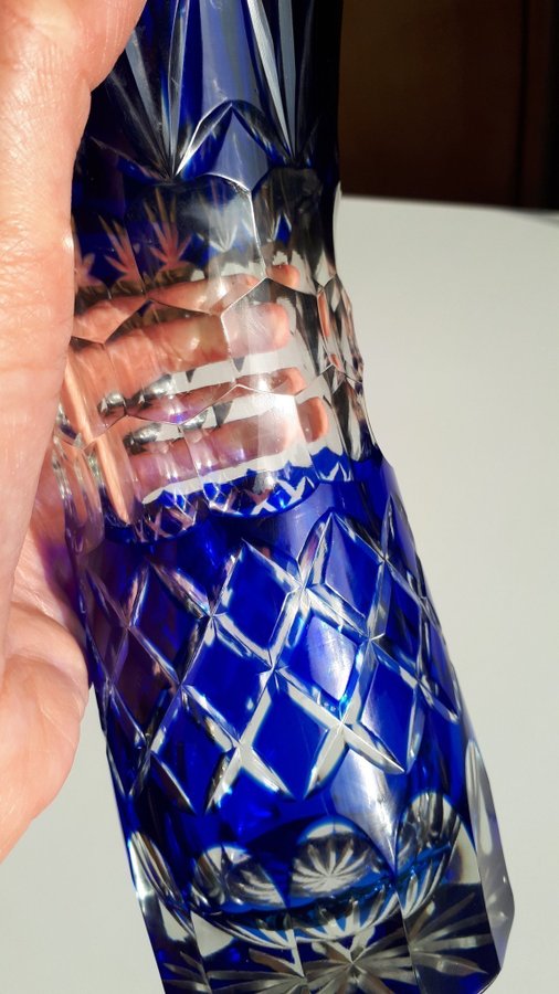 Like-New 22cm Hand-Made and Hand-Cut Crystal Glass Vase Krystal Glas Blomvaser