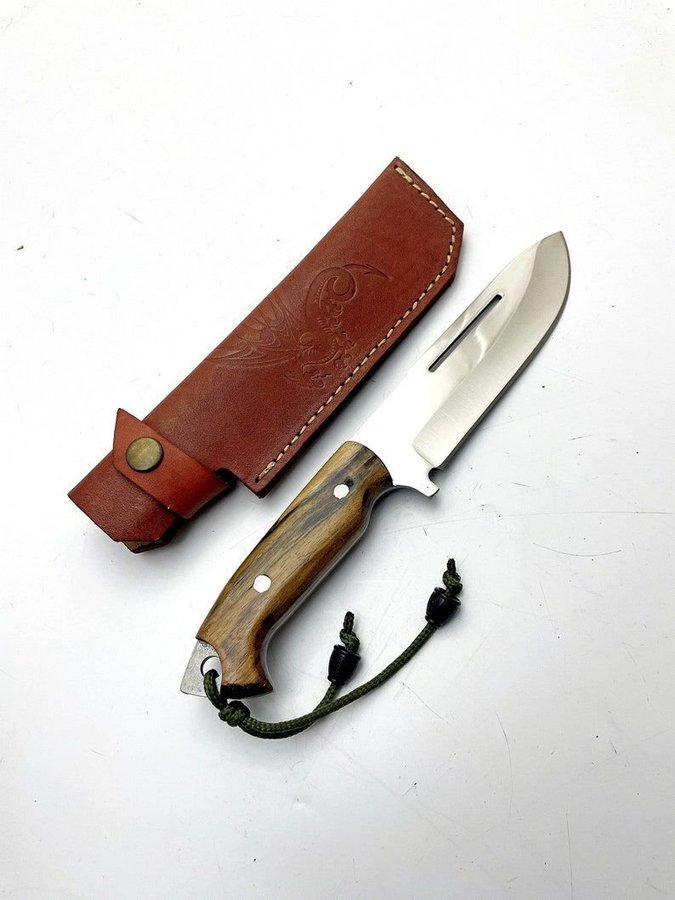 Handmade Full Tang Blade Hunting Knife With Leather Sheath Bushcraft Knife