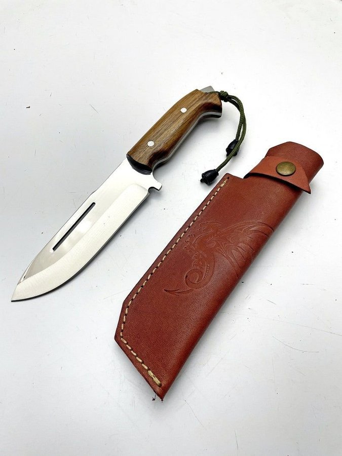 Handmade Full Tang Blade Hunting Knife With Leather Sheath Bushcraft Knife