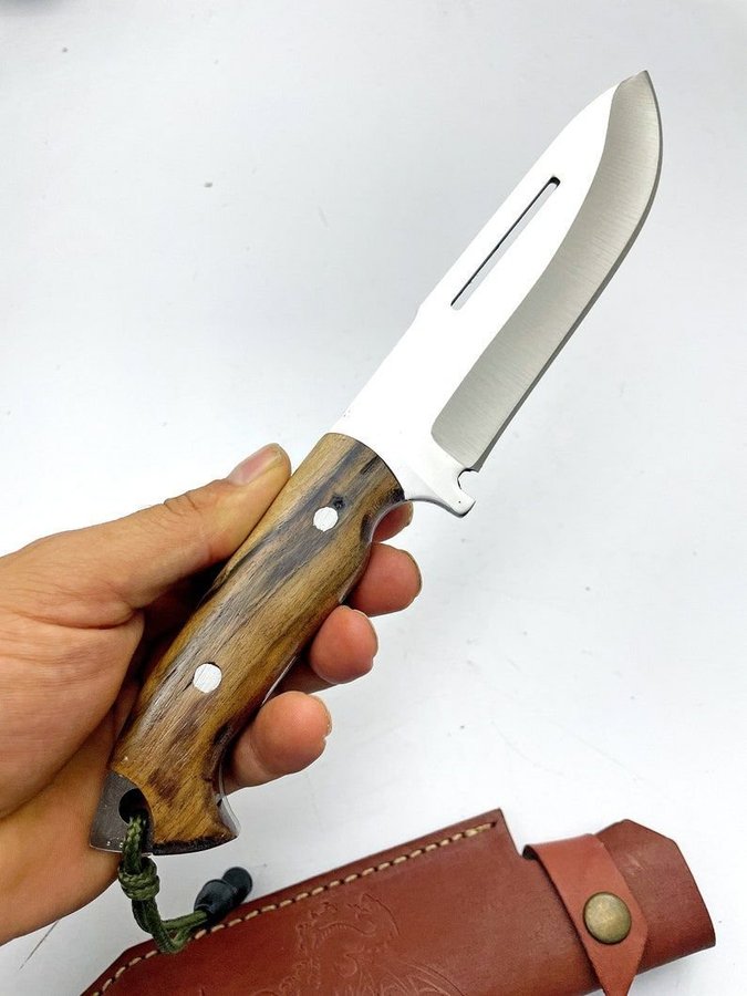 Handmade Full Tang Blade Hunting Knife With Leather Sheath Bushcraft Knife