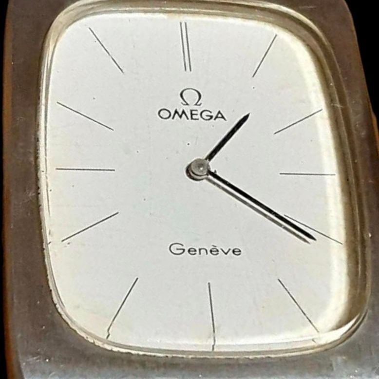 Vintage Grande Clássico Tank Omega Geneve Herrklocka 1970s