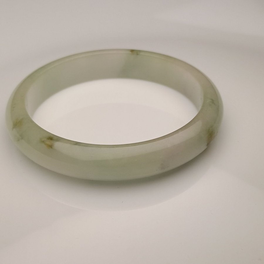 Äkta natur Jade armring från Myanmar speciellt mönster