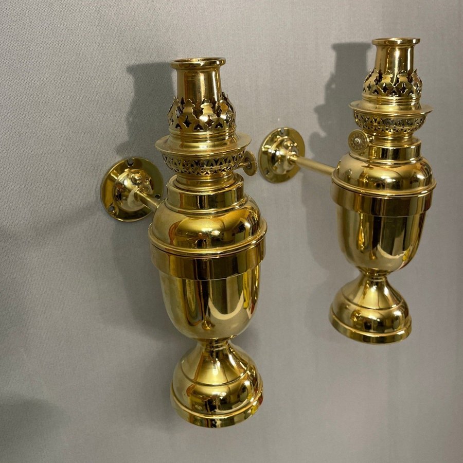 Väggljusstakar lampetter i mässing tillverkare "Den Haan Rotterdam"