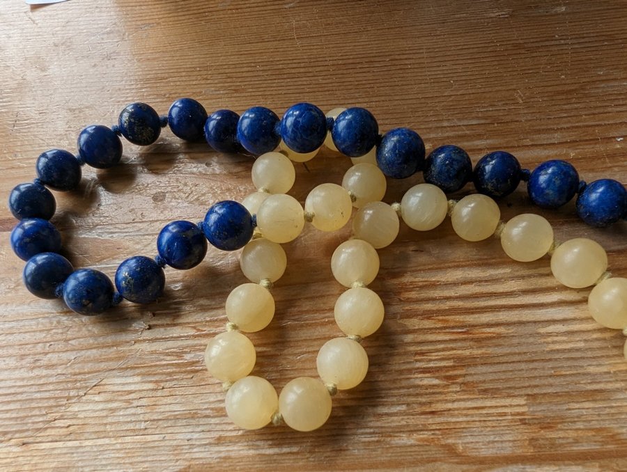 Vintage halsband lapis och en annan sten