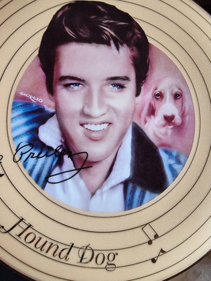 ELVIS Plate No530 A limited edition of "Hound Dog"