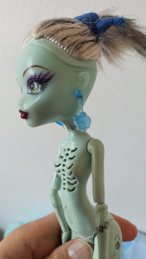 Dockan Frankie Stein | Monster High Mattel 2012