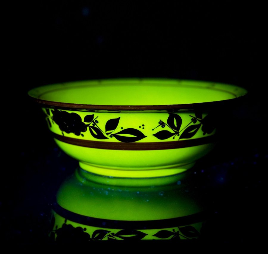 Handmålad skål - uran uranglasyr uranium / antik retro skål keramik