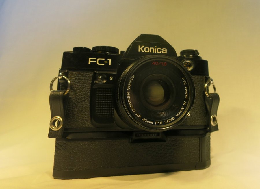 Konica FC-1 35 mm spegelreflex kamera med motor och filter