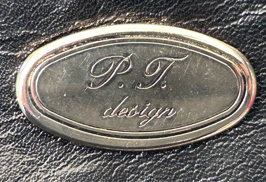 PF design väska axelremsväska i kvalité äkta svar läder Made in Finland