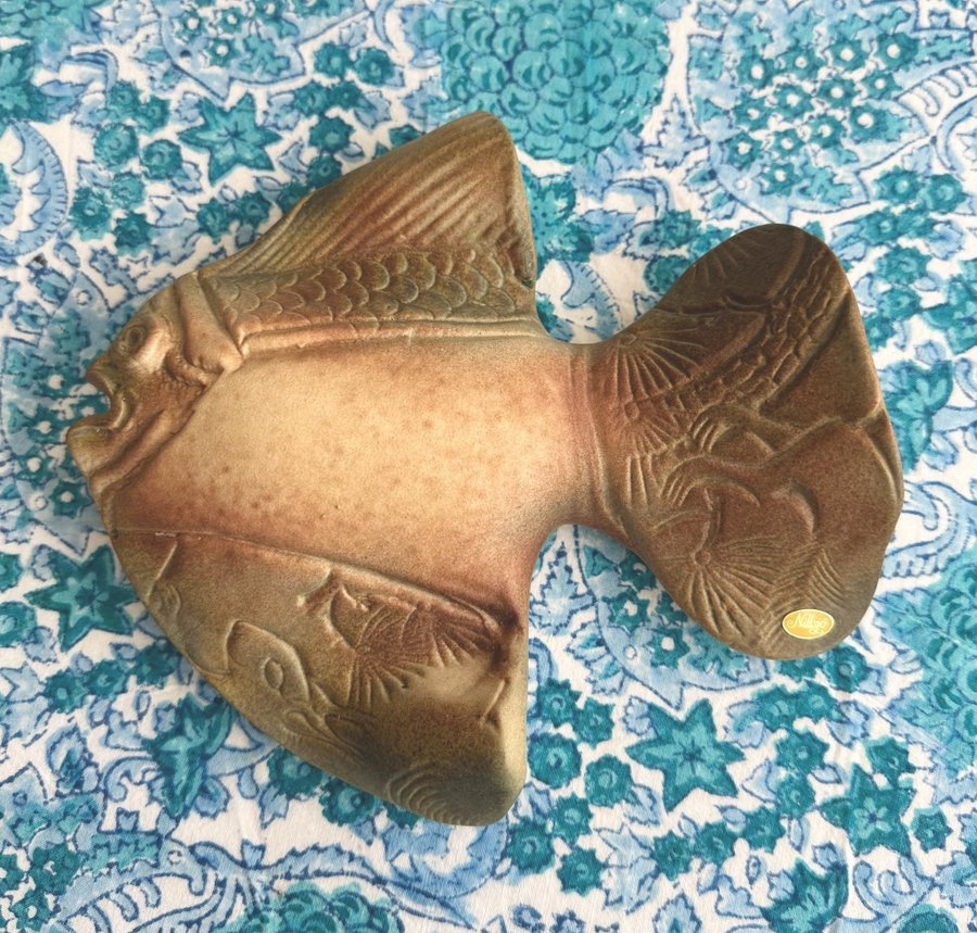 Fisktavla fisk i keramik från Nittsjö
