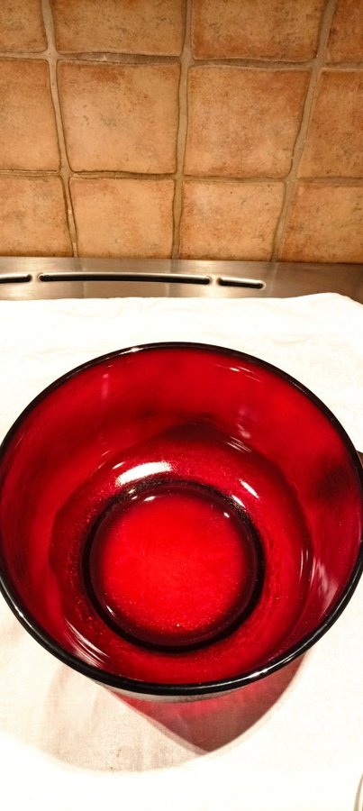 stor röd glasskål Sierra Arcoroc