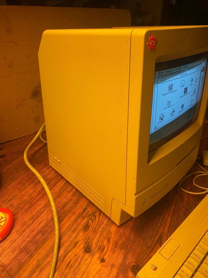 Macintosh Classic antikt samlarobjekt i fint skick 