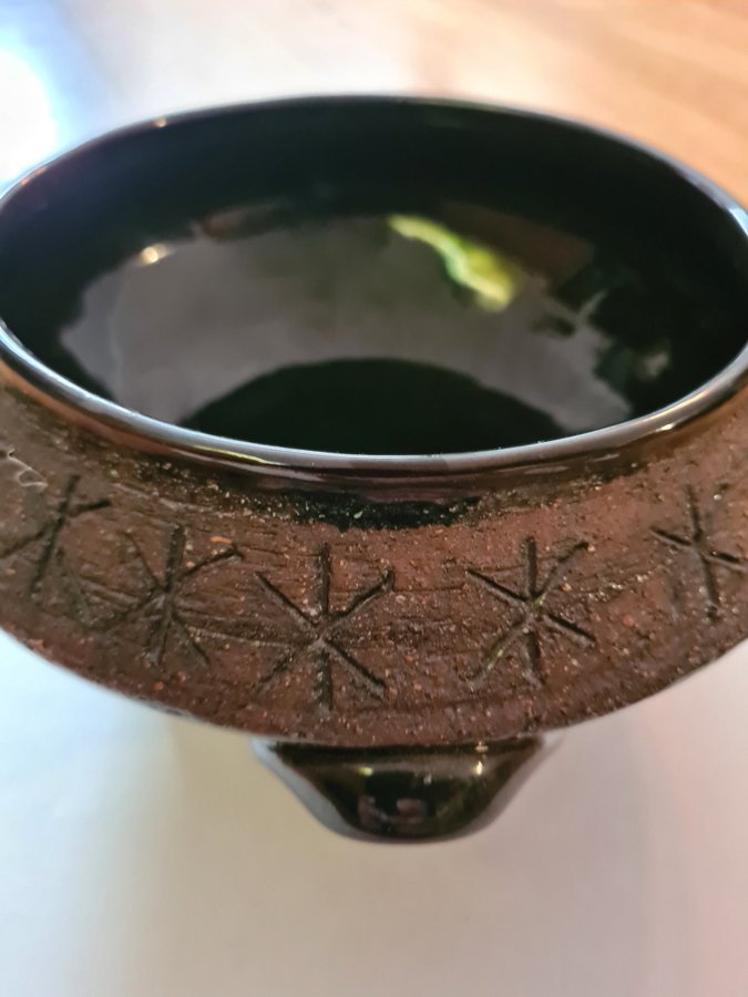 Rund skål på fot Gabriel keramik