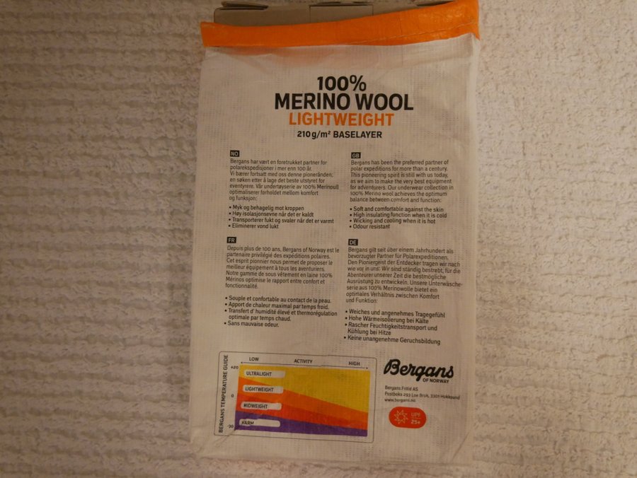 Ny randig Fjellrapp tröja i 100 % merino wool från Bergans tröja i storlek 98