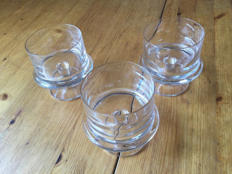 Tre glas ev Erik Hennix Johansfors glasbruk Champagneglas/ dessertglas 1970-tal