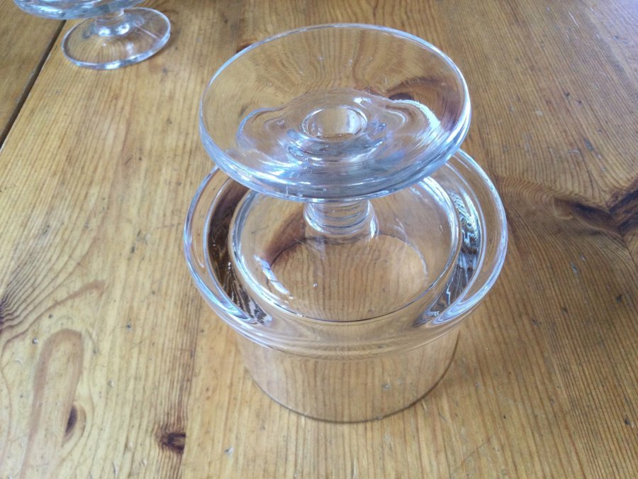 Tre glas ev Erik Hennix Johansfors glasbruk Champagneglas/ dessertglas 1970-tal