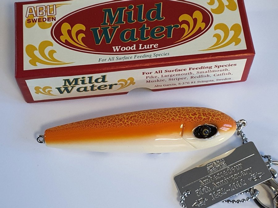 ABU Sweden - Trä Wobbler - Mild Water - Wood lure - Flopper 11 cm - Nyckelring