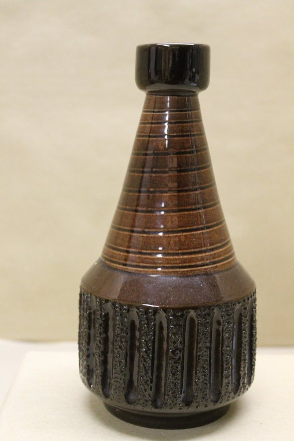 Retro handgjord Vas från Graverens Sandnes Norge från 1960-talet etikettmärkt
