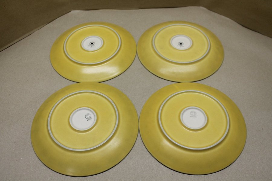 Fyra gula Tallrikar från Höganäs keramik - 20 cm