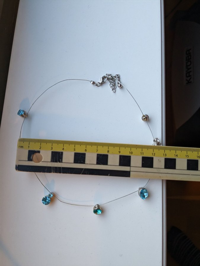 Justerbart halsband från Glitter 12 cm i diameter Stenar i Cubic Zirconia