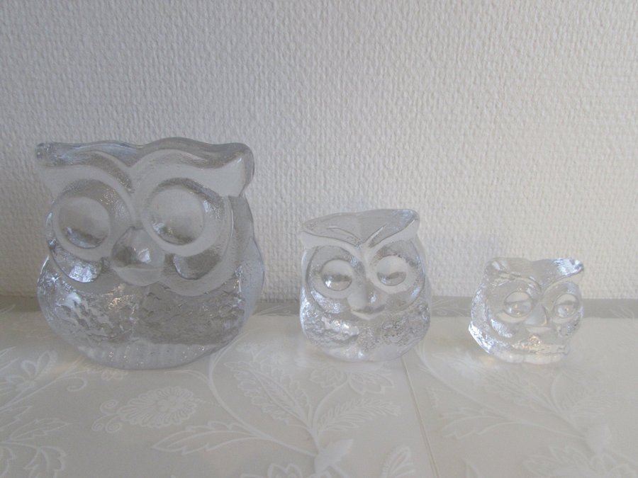 Brevpress djur dekoration klarglas design Lars Hellsten Skruf Sweden owl H 12 cm